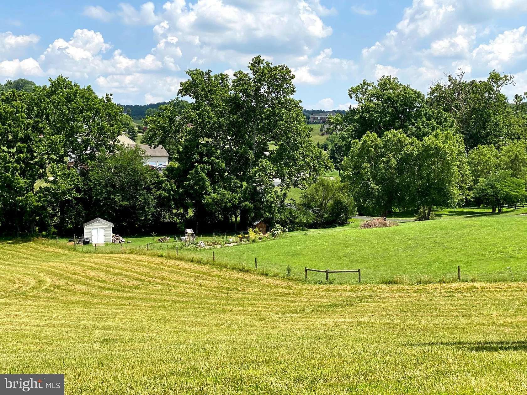 28.4 Acres of Agricultural Land with Home for Sale in Waterford, Virginia