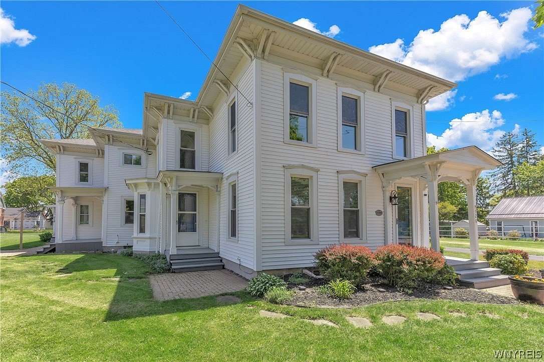 1.5 Acres of Land with Home for Sale in Youngstown, New York
