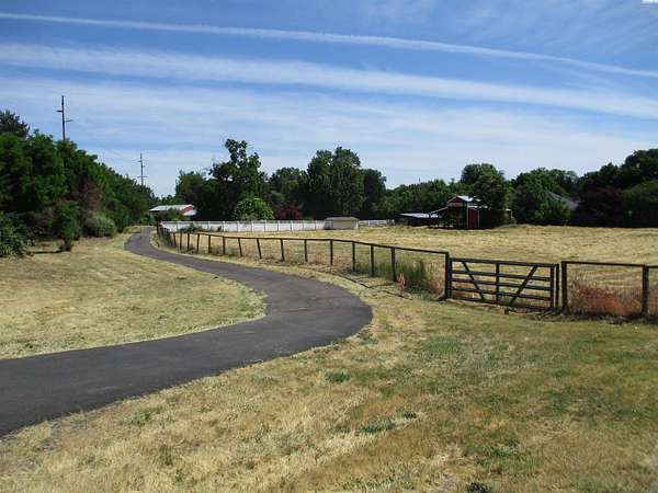 3.79 Acres of Land with Home for Sale in Walla Walla, Washington
