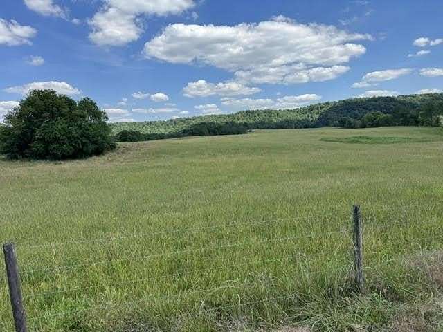 7 Acres of Residential Land for Sale in Horse Cave, Kentucky