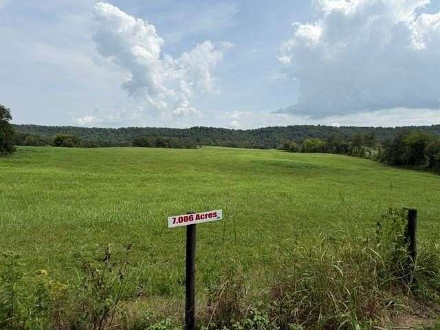 7 Acres of Residential Land for Sale in Horse Cave, Kentucky