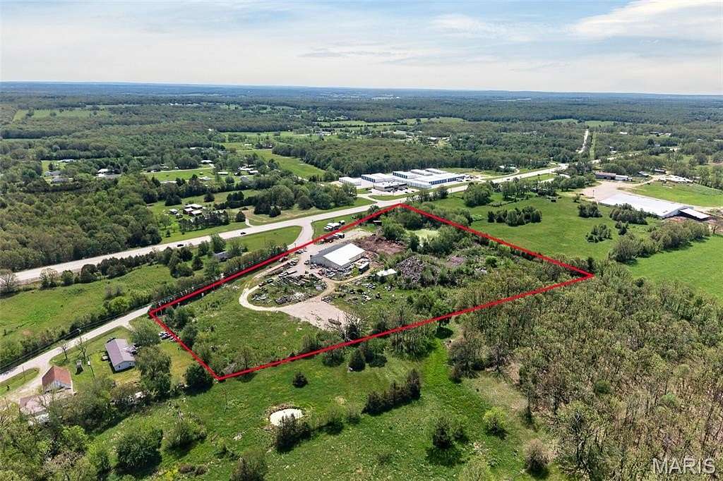 9 Acres of Commercial Land for Sale in Lebanon, Missouri