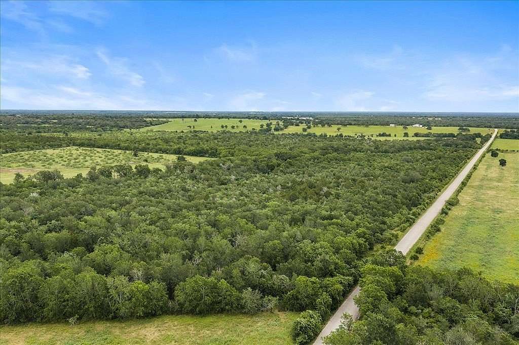 25 Acres of Land for Sale in Waelder, Texas