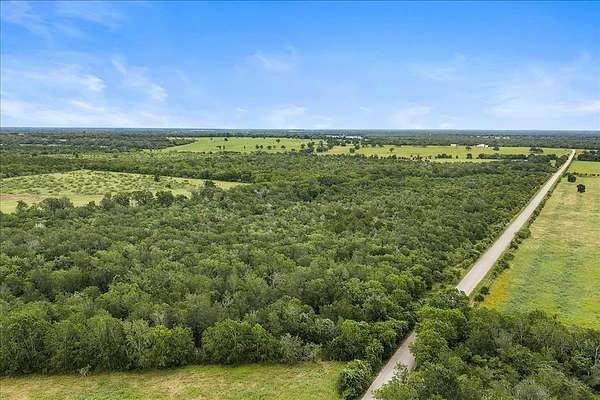 25 Acres of Recreational & Residential Land for Sale in Waelder, Texas