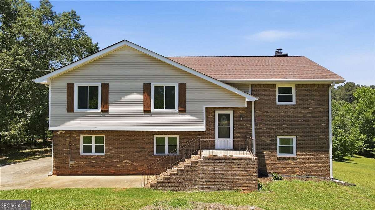 5 Acres of Land with Home for Sale in Covington, Georgia