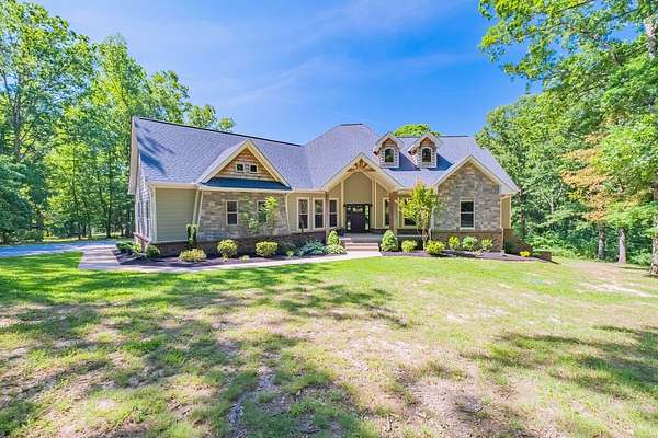 4.33 Acres of Land with Home for Sale in Portland, Tennessee