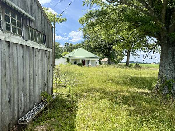 3 Acres of Residential Land for Sale in Lawrenceburg, Tennessee