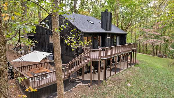 10 Acres of Recreational Land with Home for Sale in Franklin, Tennessee