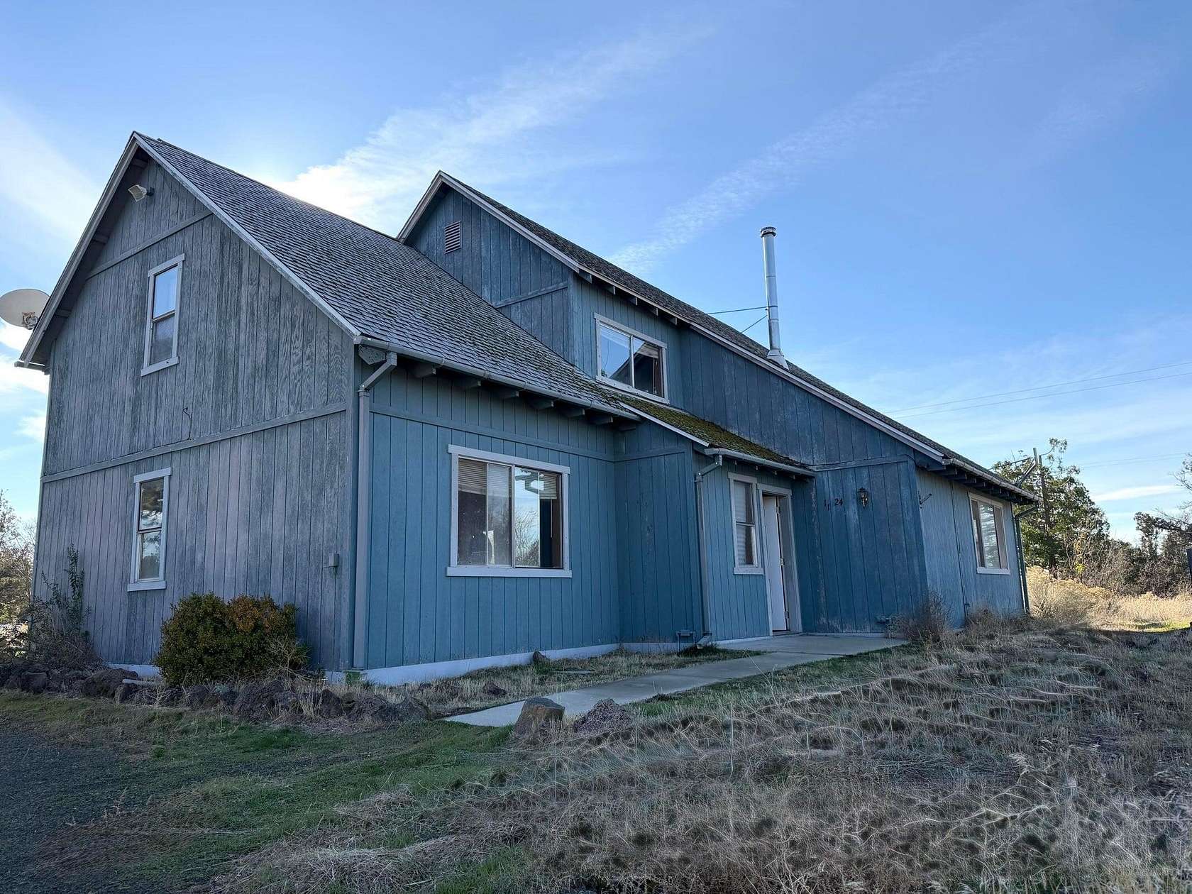 2.9 Acres of Land with Home for Sale in Montague, California