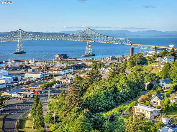 0.14 Acres of Residential Land for Sale in Astoria, Oregon
