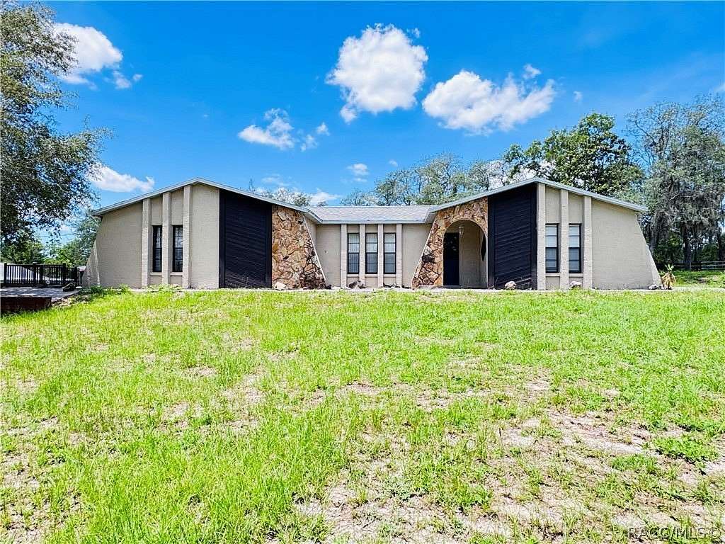 10.5 Acres of Land with Home for Sale in Dunnellon, Florida