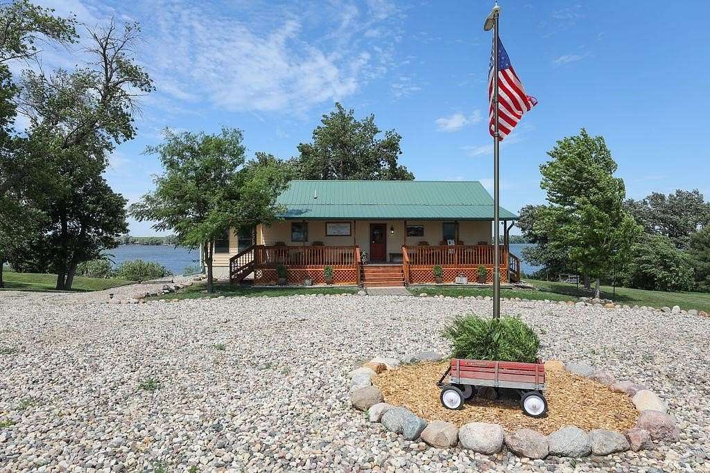 2.3 Acres of Land with Home for Sale in Ayrshire, Iowa