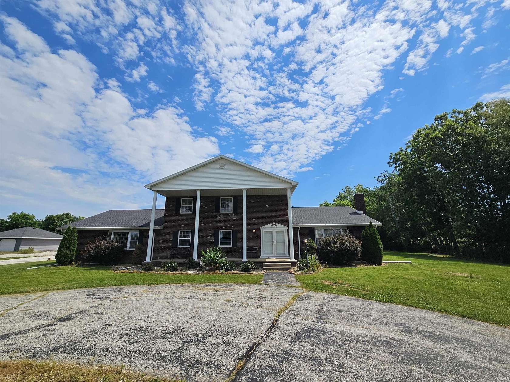 7.46 Acres of Land with Home for Sale in Vincennes, Indiana