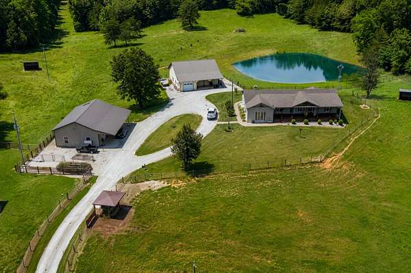 10.1 Acres of Land with Home for Sale in Munfordville, Kentucky