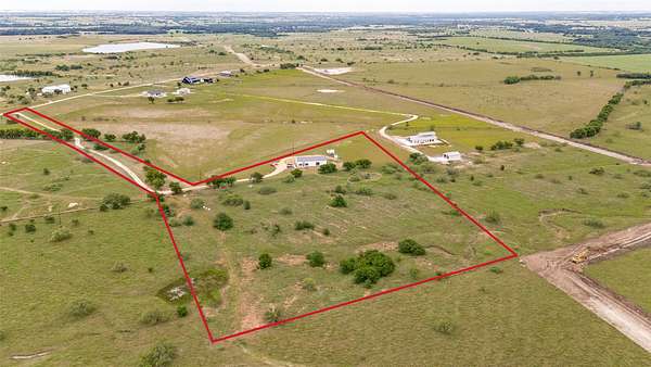 13.8 Acres of Land with Home for Sale in Decatur, Texas