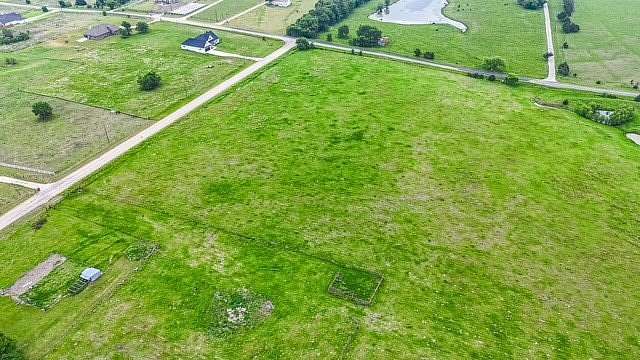 10 Acres of Recreational & Residential Land for Sale in Leonard, Texas