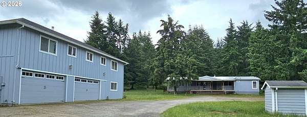 23.4 Acres of Land with Home for Sale in Molalla, Oregon