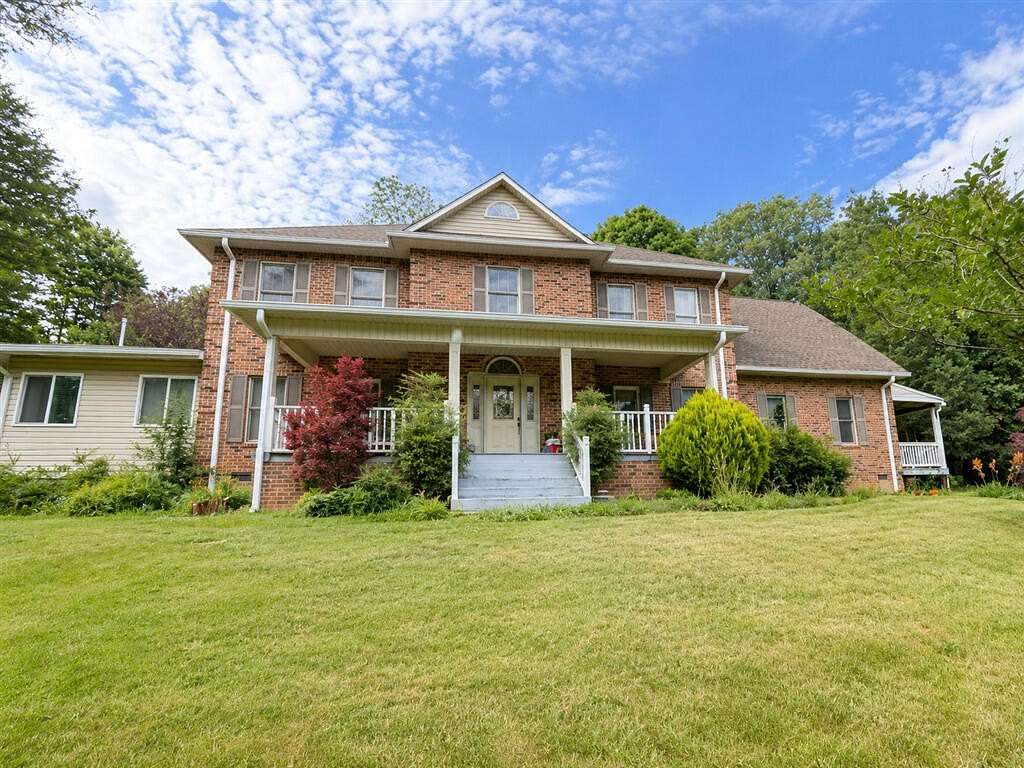 7.74 Acres of Land with Home for Sale in Roanoke, Virginia