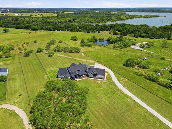 10 Acres of Land with Home for Sale in Valley View, Texas