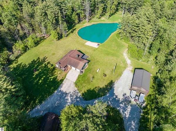 10 Acres of Recreational Land with Home for Sale in Tawas City, Tennessee