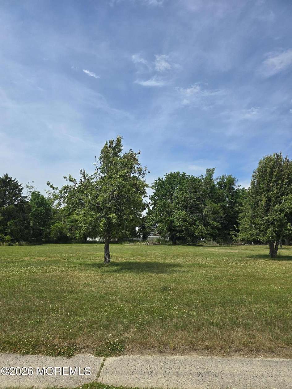 1 Acre of Residential Land for Sale in Howell, New Jersey