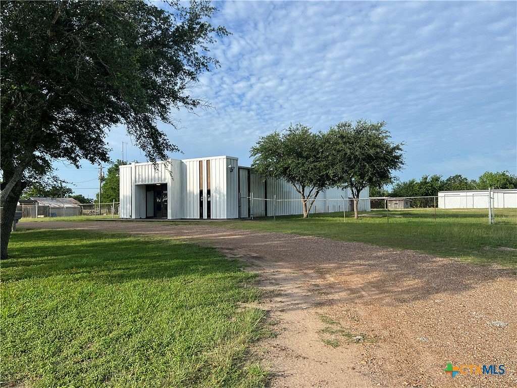 2.5 Acres of Improved Commercial Land for Sale in Victoria, Texas