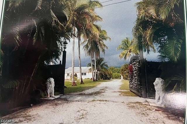 6 Acres of Improved Residential Land for Lease in Bokeelia, Florida