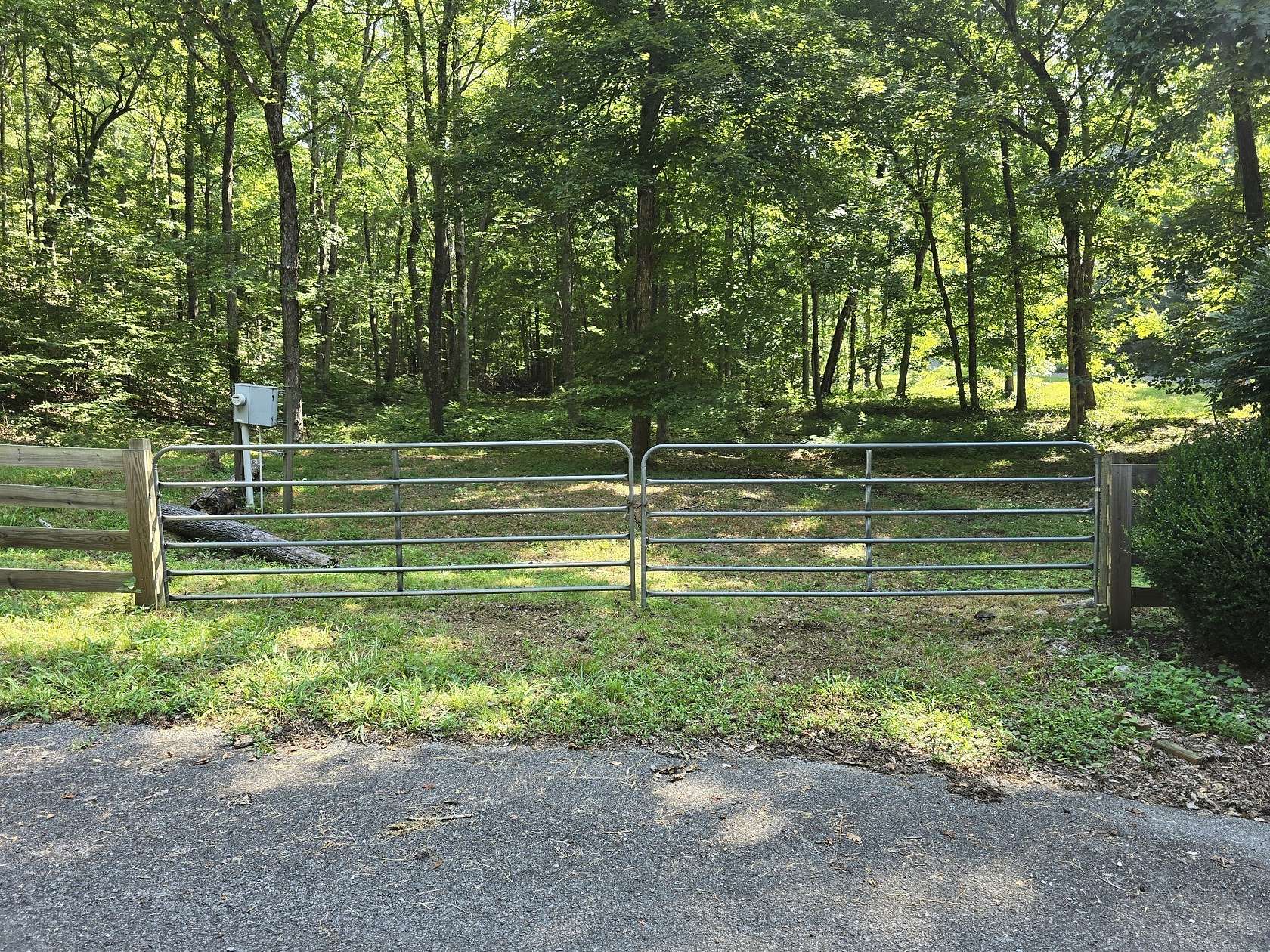 4 Acres of Residential Land for Sale in Waverly, Tennessee