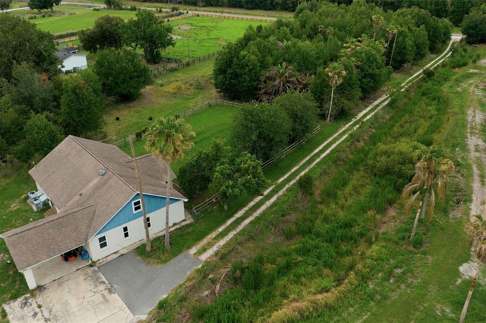 4.6 Acres of Land with Home for Sale in Plant City, Florida