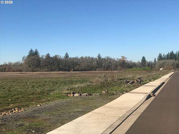 4 Acres of Mixed-Use Land for Sale in Estacada, Oregon
