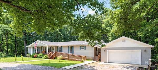 3.14 Acres of Land with Home for Sale in Carnesville, Georgia