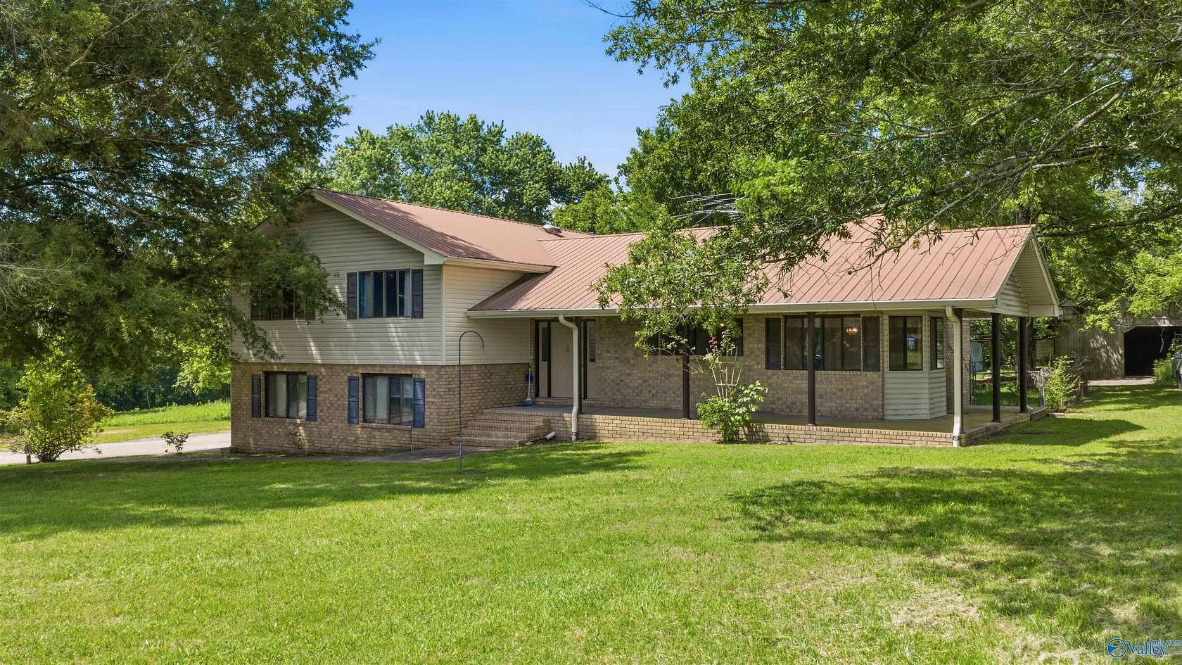 7.8 Acres of Land with Home for Sale in Henagar, Alabama