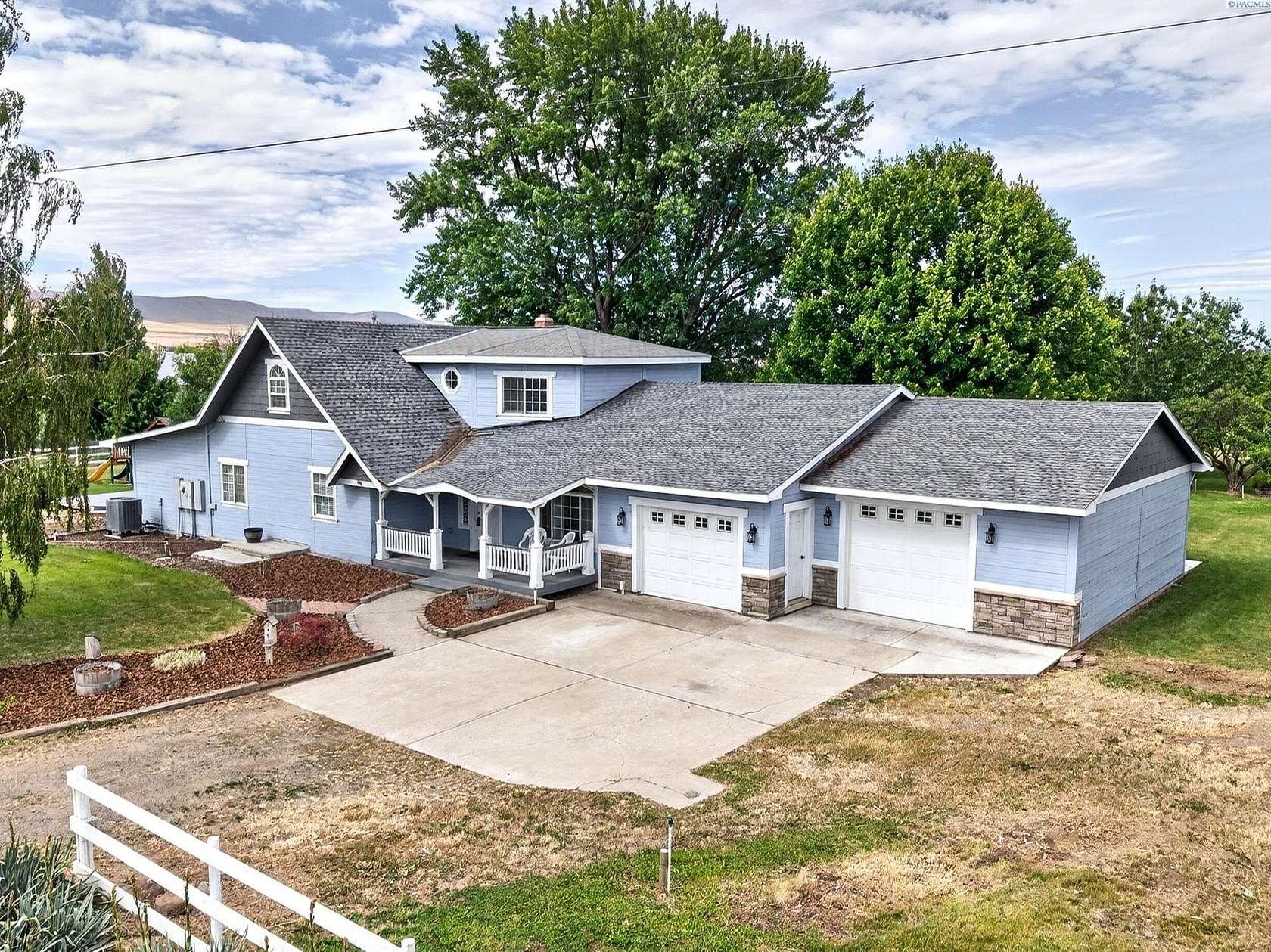 1.87 Acres of Land with Home for Sale in Prosser, Washington
