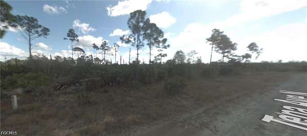 0.25 Acres of Residential Land for Sale in Lehigh Acres, Florida