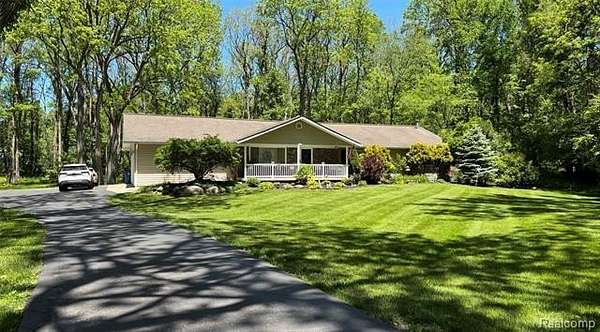 2.29 Acres of Land with Home for Sale in Groveland Township, Michigan