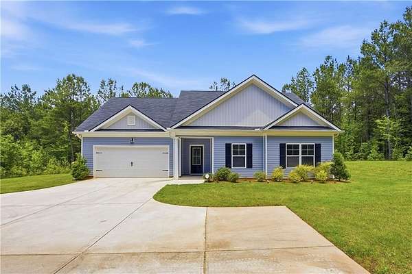 2.2 Acres of Land with Home for Sale in Grantville, Georgia