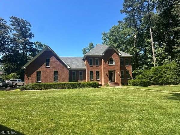 2.8 Acres of Land with Home for Sale in Newport News, Virginia