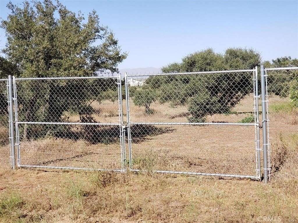 2.24 Acres of Residential Land for Sale in Oak Hills, California