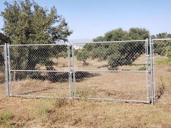 2.24 Acres of Residential Land for Sale in Oak Hills, California