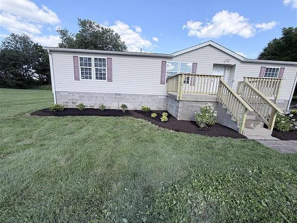 2.15 Acres of Land with Home for Sale in Bowling Green, Kentucky