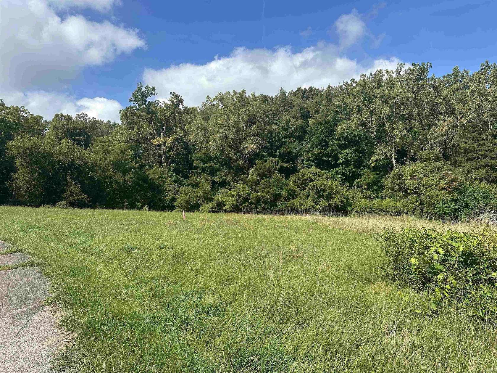 1.36 Acres of Residential Land for Sale in Syracuse, Indiana