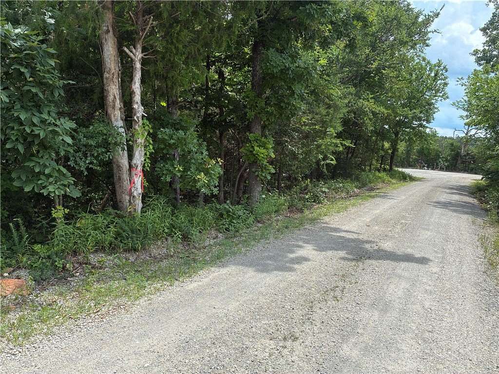 34 Acres of Recreational & Residential Land for Sale in Flippin, Arkansas