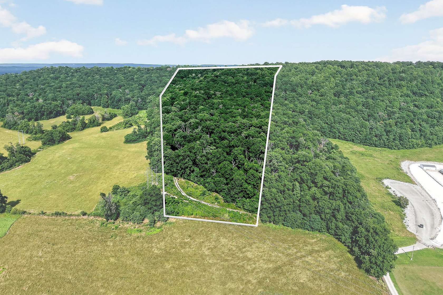 23.5 Acres of Land for Sale in Quebeck, Tennessee