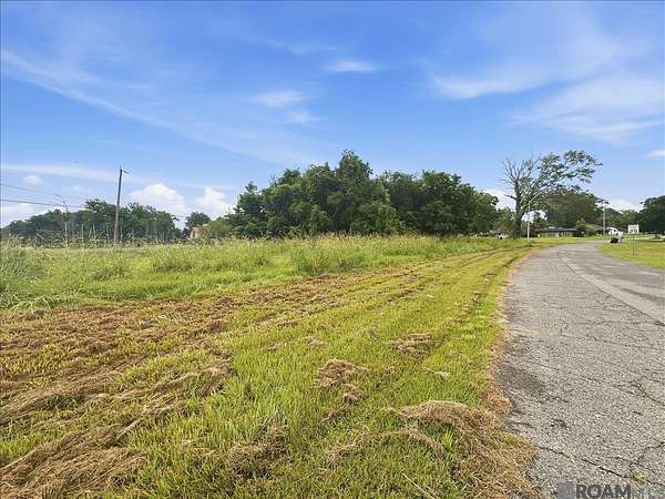 0.88 Acres of Residential Land for Sale in Baton Rouge, Louisiana