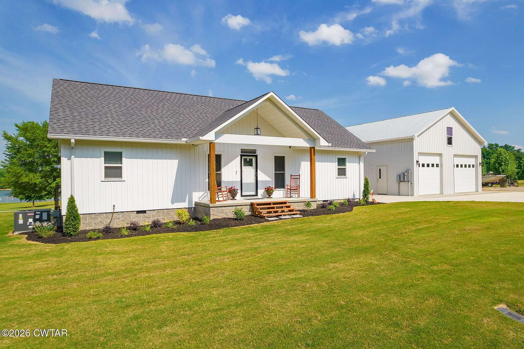 1.5 Acres of Land with Home for Sale in Trenton, Tennessee