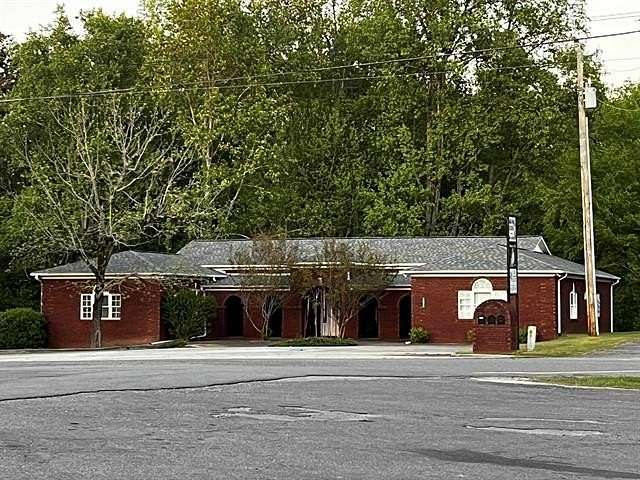 1.7 Acres of Improved Mixed-Use Land for Sale in Vinemont, Alabama