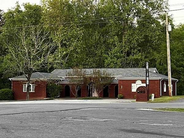 1.7 Acres of Improved Mixed-Use Land for Sale in Vinemont, Alabama