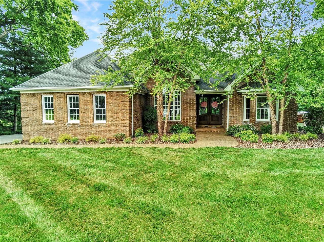 3 Acres of Land with Home for Sale in Bowling Green, Kentucky