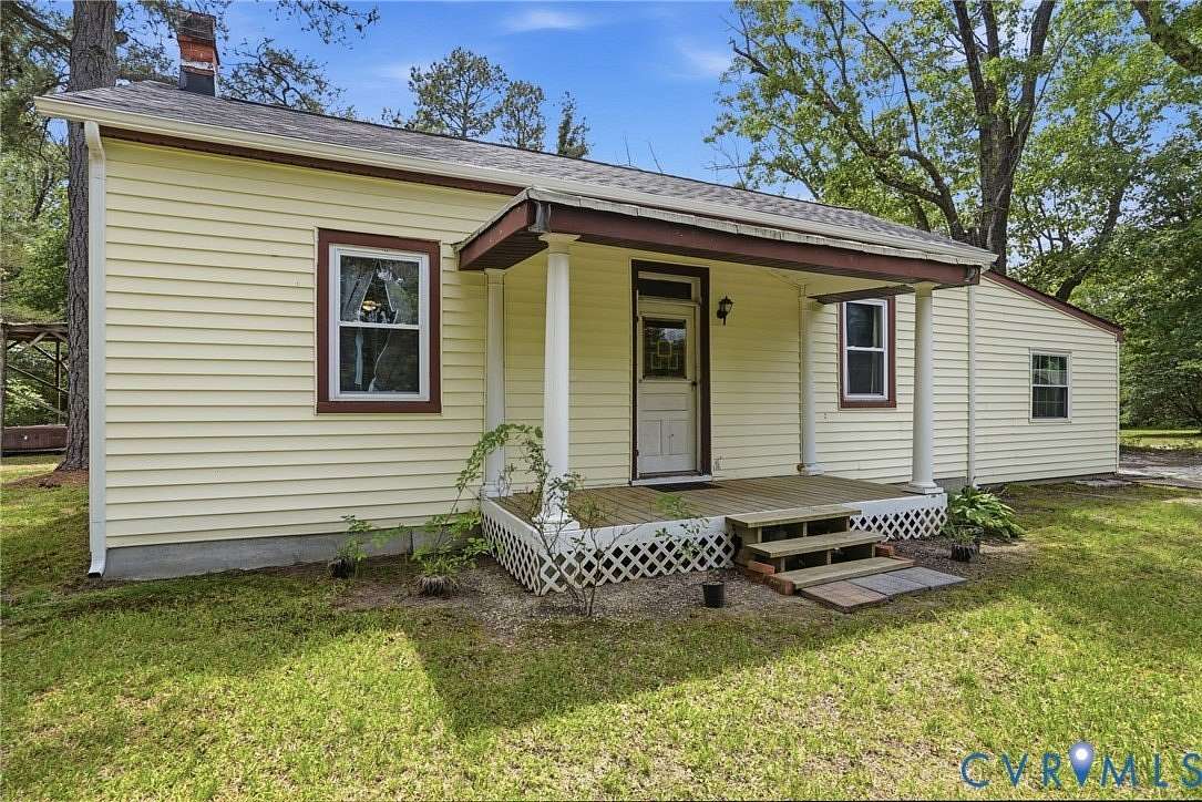 1.64 Acres of Land with Home for Sale in Ashland, Virginia