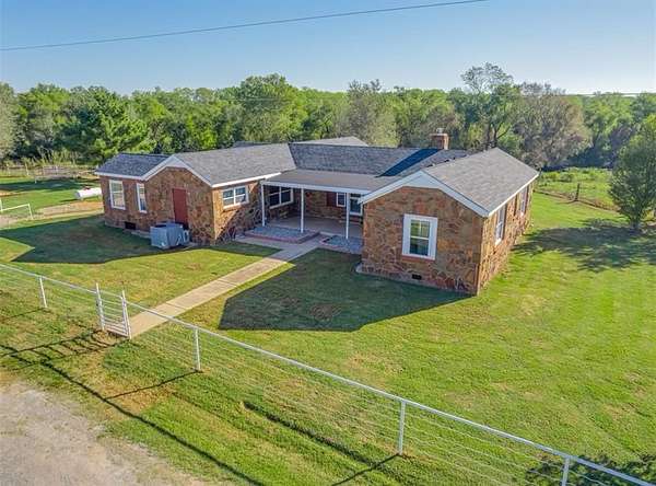 60 Acres of Land with Home for Sale in Lindsay, Oklahoma